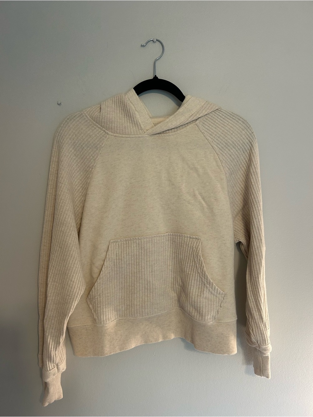 Women’s Aerie Cream Casual Hoodie Sweater